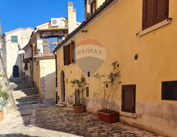 casa indipendente in vendita a Morcone in zona Montagna