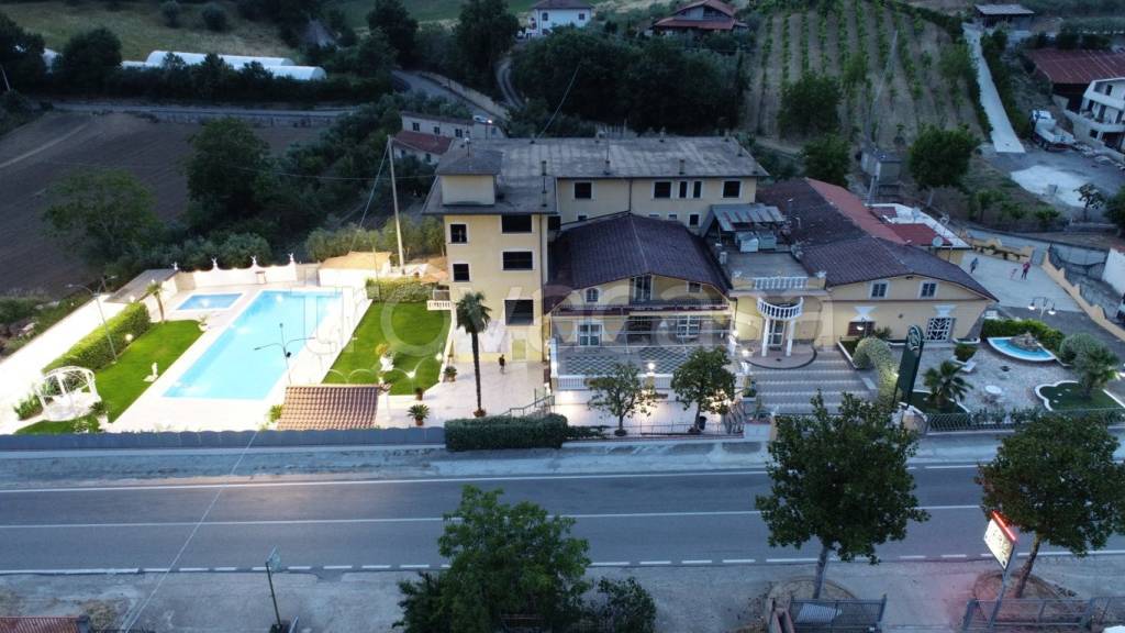 negozio in vendita a Paduli