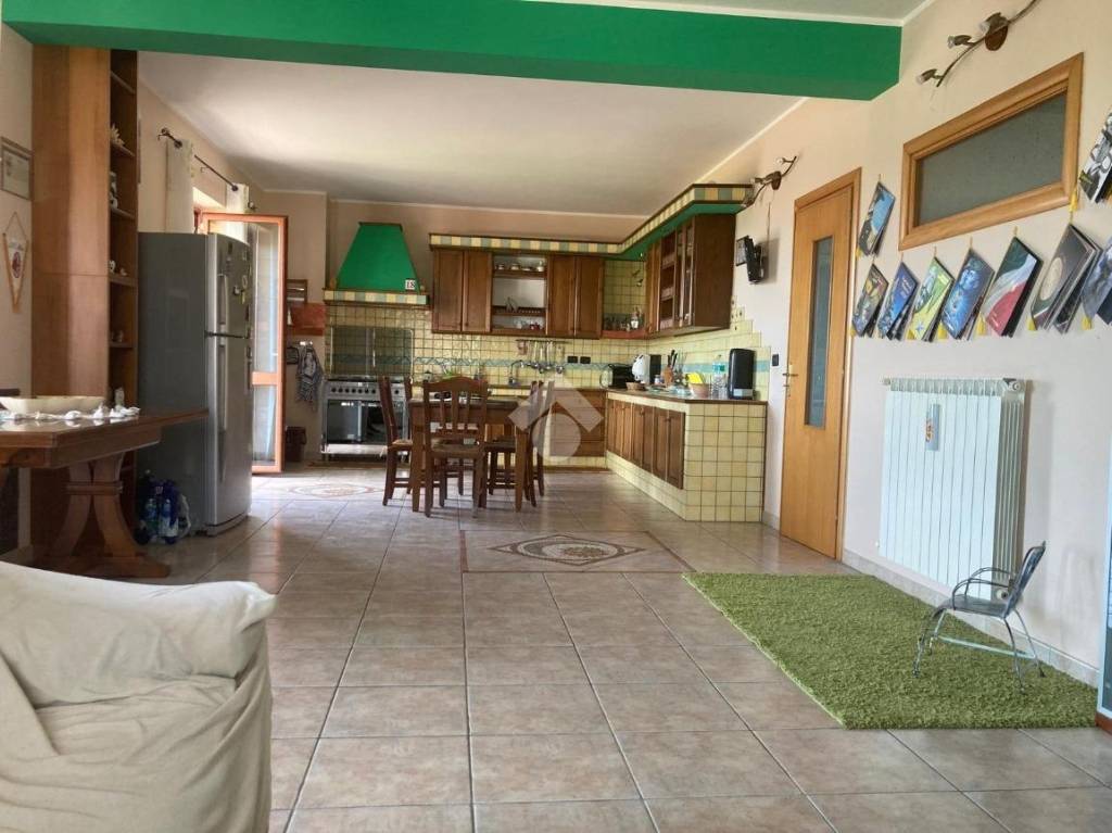 appartamento in vendita a Paduli in zona Piana