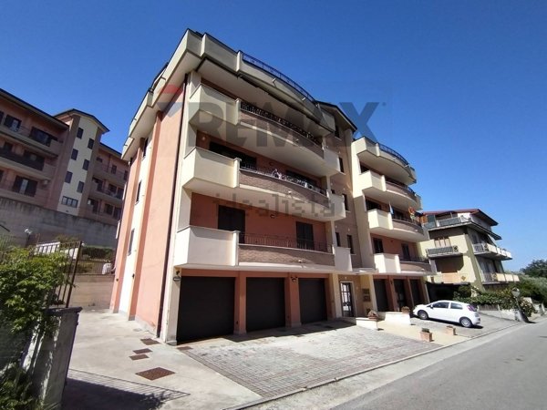 appartamento in vendita a Paduli in zona Piana