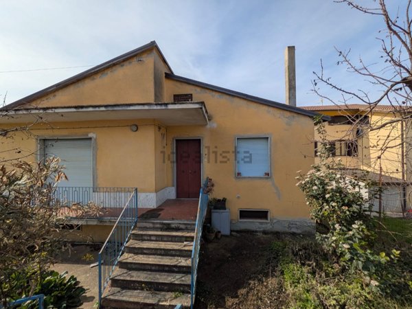 casa indipendente in vendita a Pago Veiano