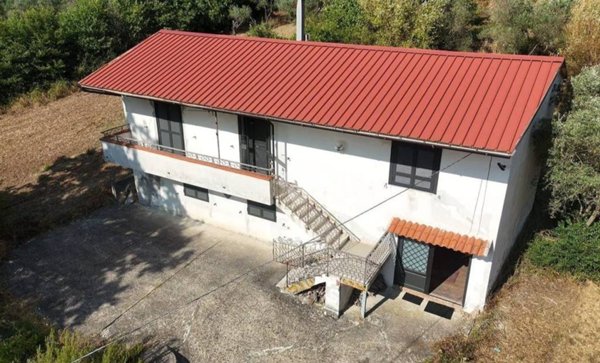 casa indipendente in vendita a Pannarano