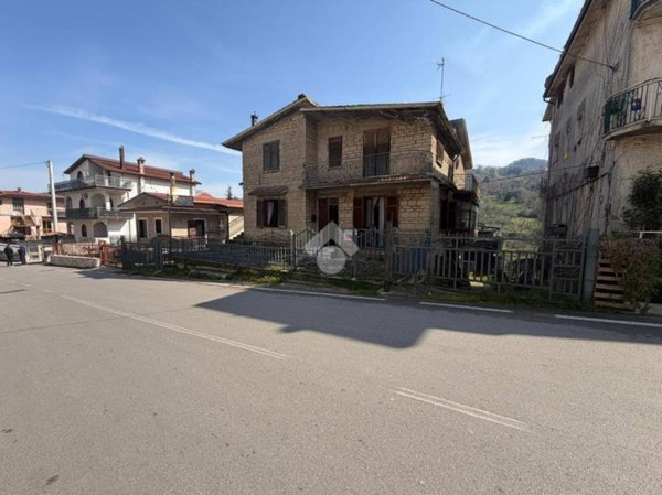 casa indipendente in vendita a Pannarano in zona Selvetelle