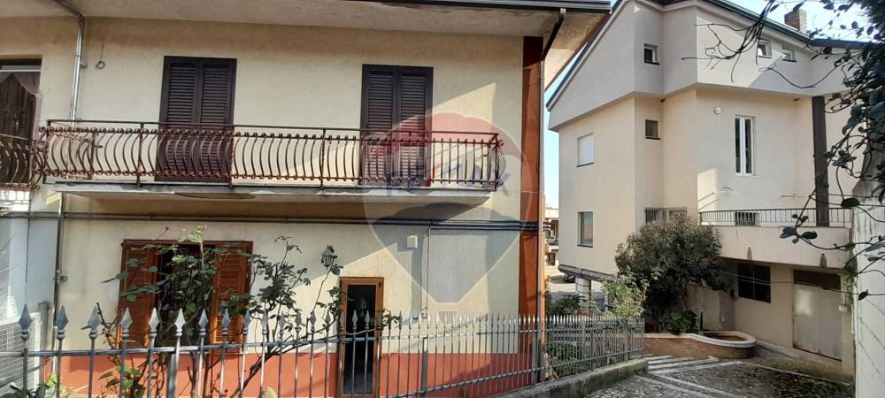 casa indipendente in vendita a Paupisi