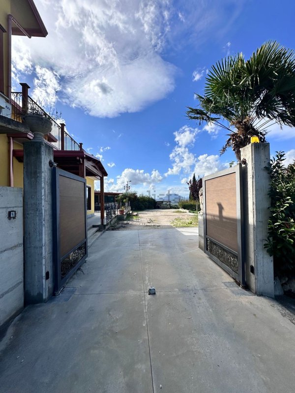 casa indipendente in vendita a Paupisi