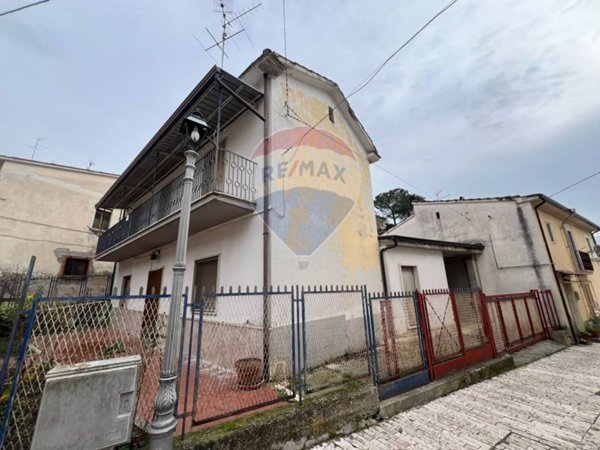 casa indipendente in vendita a Pietrelcina