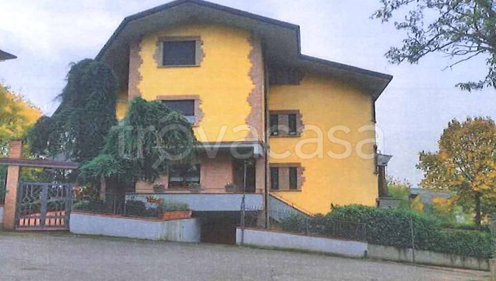 casa indipendente in vendita a Pietrelcina