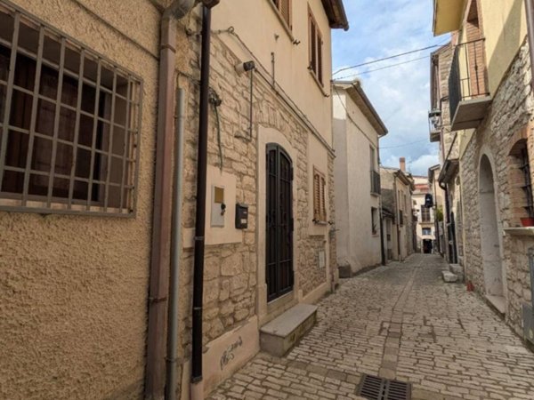 casa indipendente in vendita a Pietrelcina