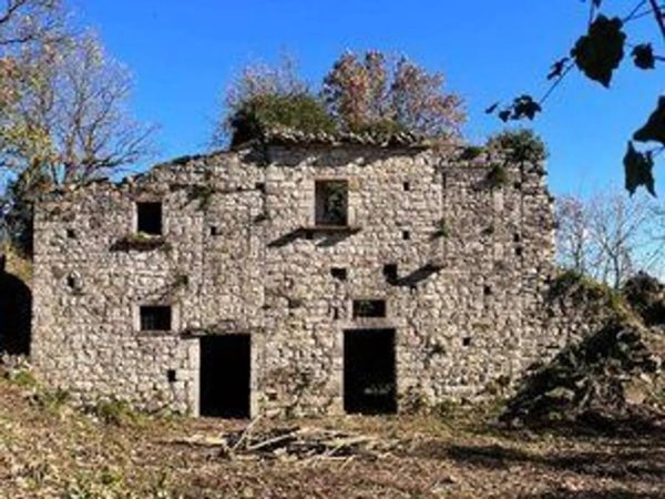 casa indipendente in vendita a Pietrelcina