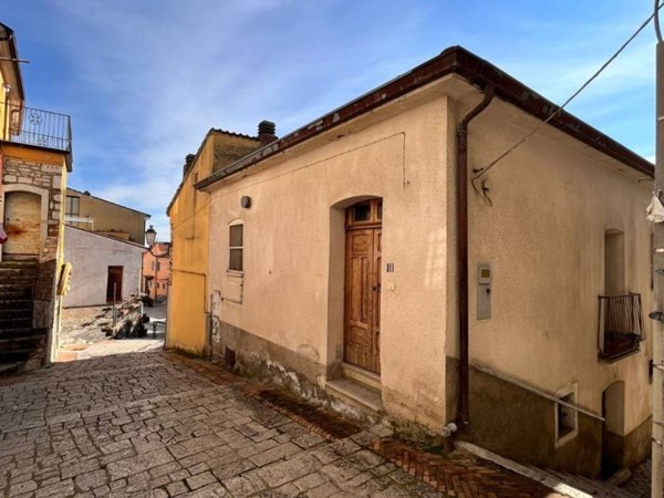 casa indipendente in vendita a Pietrelcina