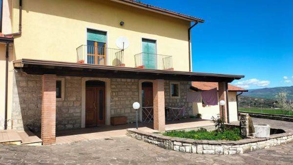 casa indipendente in vendita a Pietrelcina