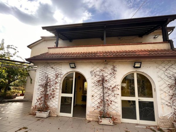 casa indipendente in vendita a Pietrelcina