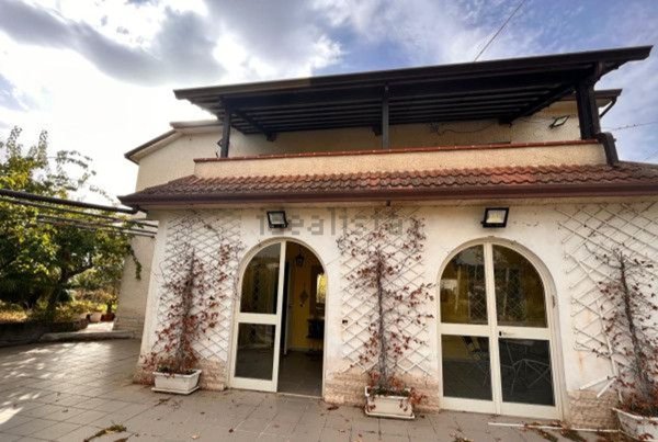 casa indipendente in vendita a Pietrelcina