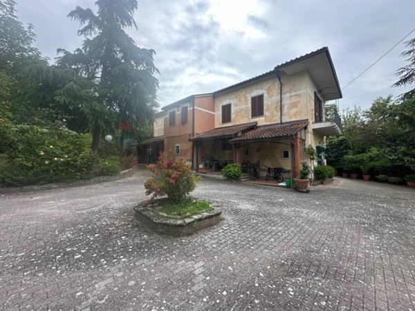 casa indipendente in vendita a Pietrelcina