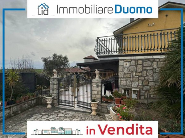 casa indipendente in vendita a Pietrelcina