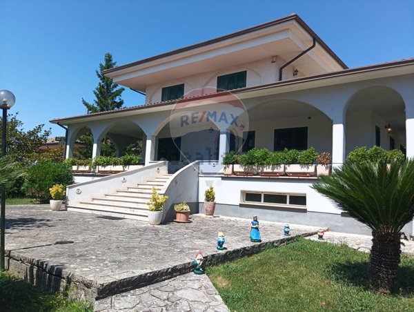 casa indipendente in vendita a Pietrelcina