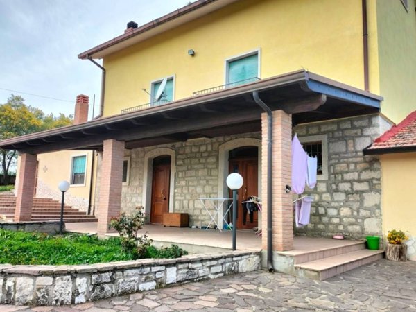 casa indipendente in vendita a Pietrelcina