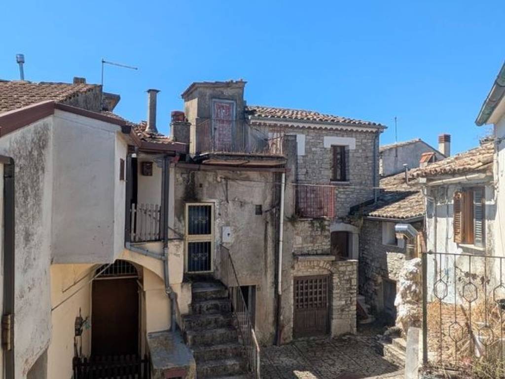 casa indipendente in vendita a Pietrelcina