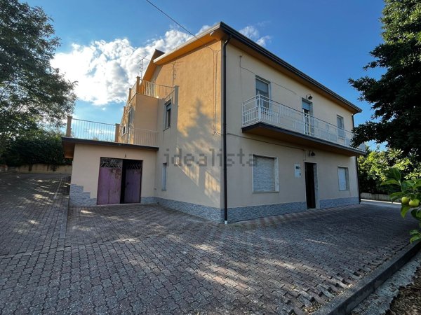 casa indipendente in vendita a Pietrelcina