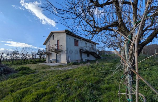 casa indipendente in vendita a Pietrelcina