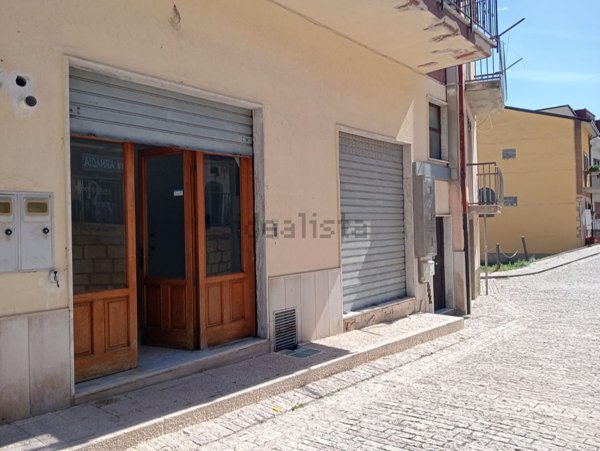 locale commerciale in vendita a Pietrelcina