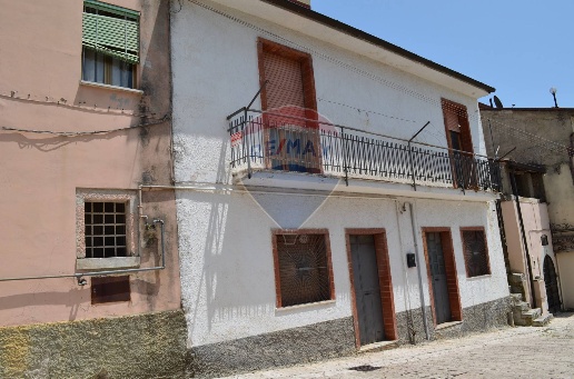 casa indipendente in vendita a Pietrelcina