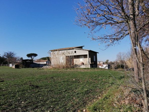 casa indipendente in vendita a Pietrelcina