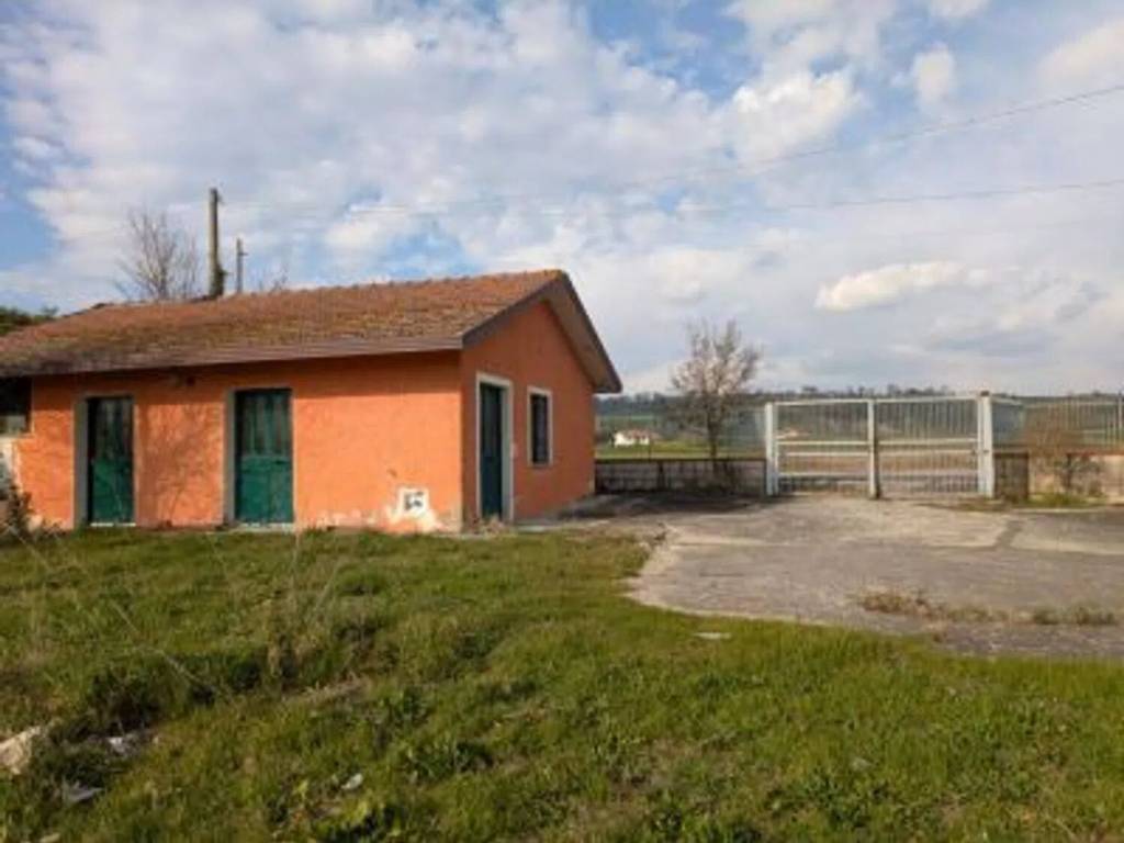 casa indipendente in vendita a Pietrelcina