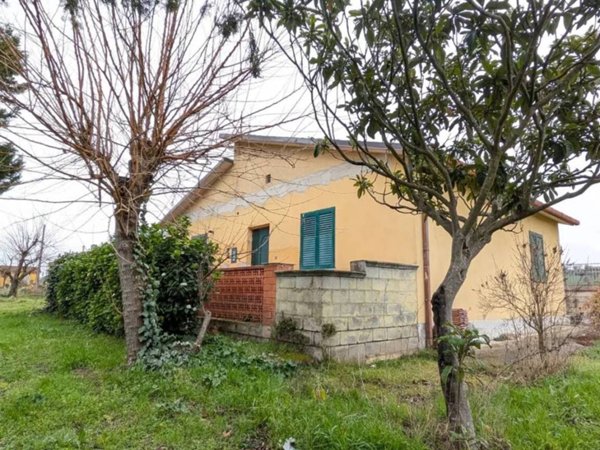 casa indipendente in vendita a Pietrelcina in zona Piana Romana