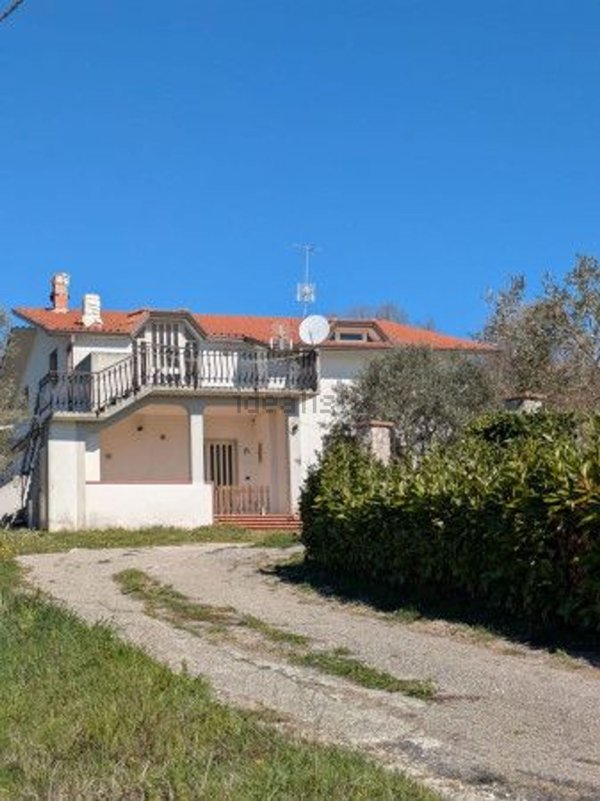casa indipendente in vendita a Pietrelcina
