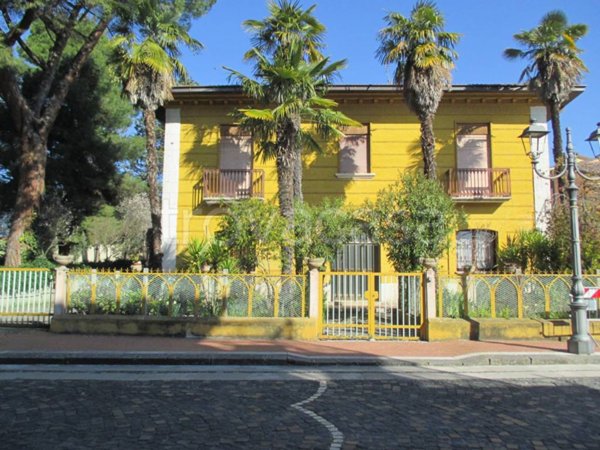 casa indipendente in vendita a Pietrelcina