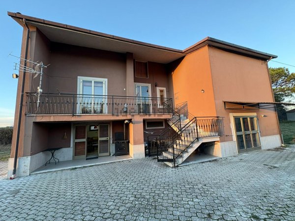 casa indipendente in vendita a Pietrelcina