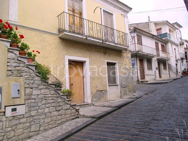 casa indipendente in vendita a Pietrelcina