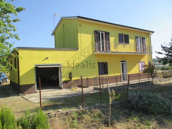 casa indipendente in vendita a Pietrelcina