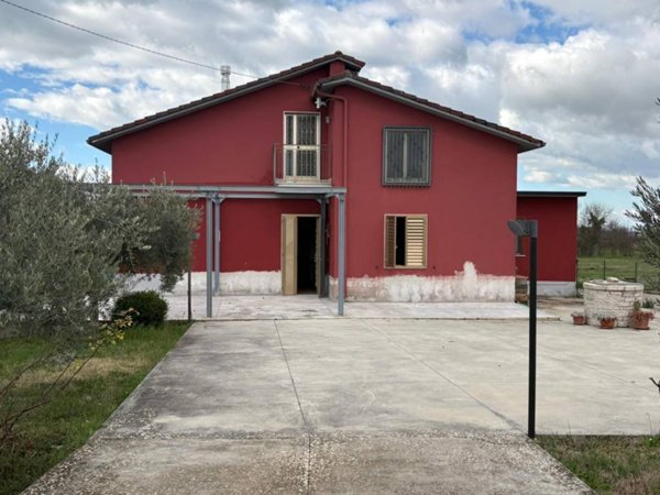 casa indipendente in vendita a Pietrelcina