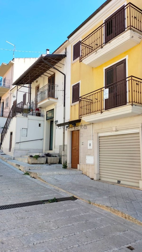 casa semindipendente in vendita a Pietrelcina