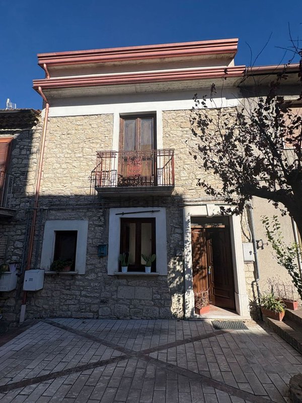 casa indipendente in vendita a Pietrelcina