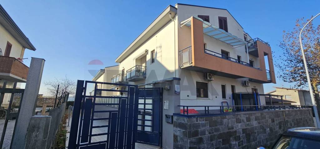 appartamento in vendita a Pietrelcina in zona Stazione