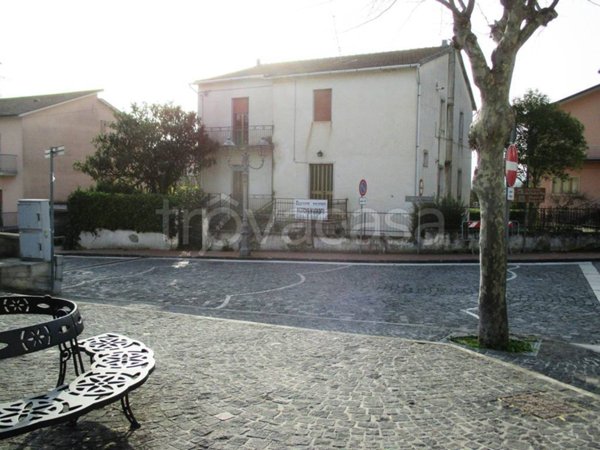 casa indipendente in vendita a Pietrelcina