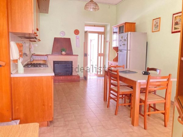 casa semindipendente in vendita a Pietrelcina