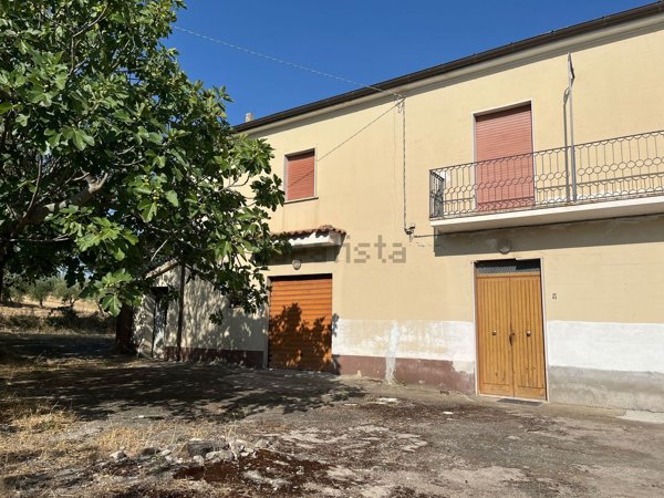 casa indipendente in vendita a Pietrelcina