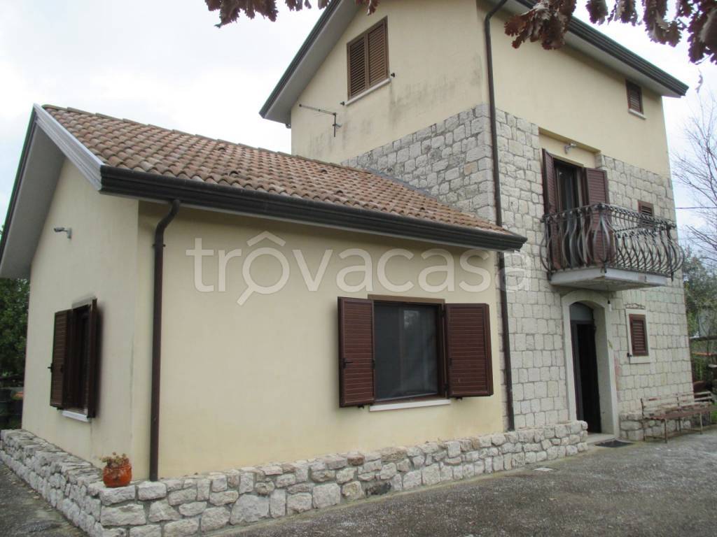 casa indipendente in vendita a Pietrelcina