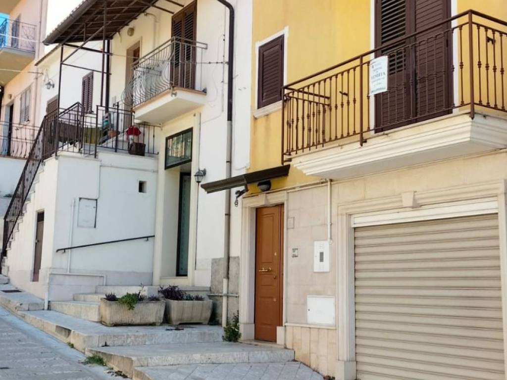 casa indipendente in vendita a Pietrelcina