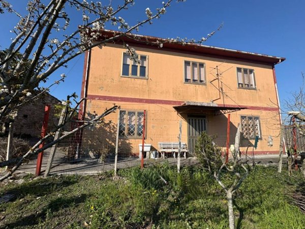 casa indipendente in vendita a Pietrelcina