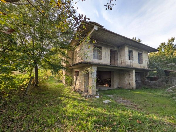casa indipendente in vendita a Pietrelcina