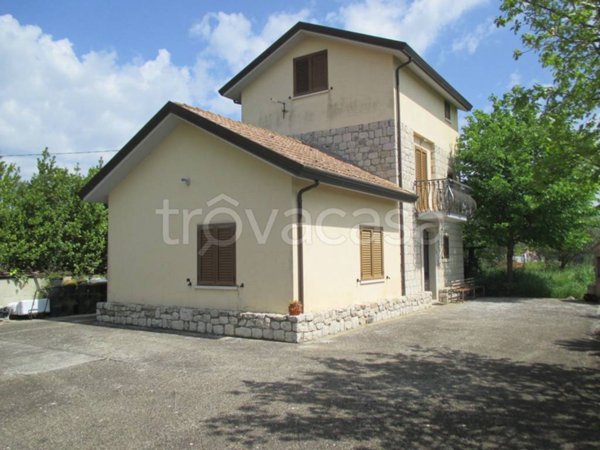 casa indipendente in vendita a Pietrelcina in zona Stazione