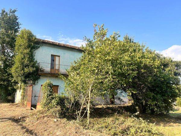casa indipendente in vendita a Pietrelcina in zona Stazione