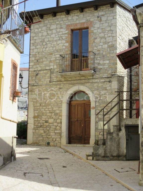 appartamento in vendita a Pietrelcina in zona Stazione