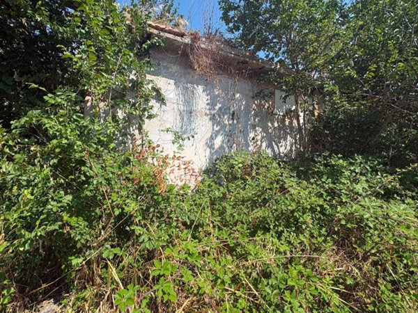 casa indipendente in vendita a Pietrelcina in zona Stazione