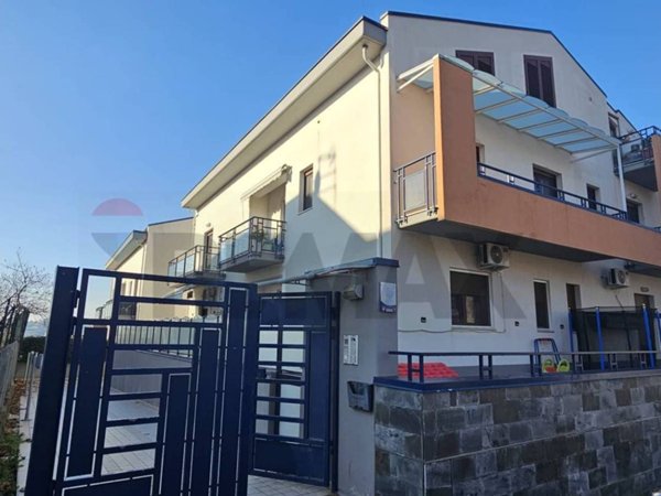 appartamento in vendita a Pietrelcina in zona Stazione
